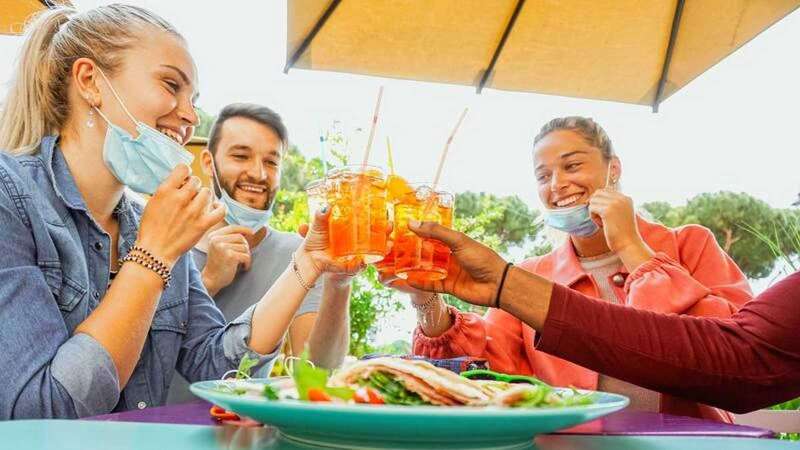 Reunión de amigos/Multimedia.